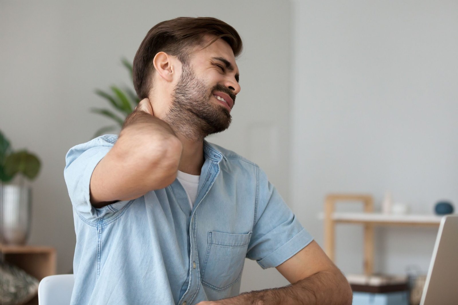 O significado espiritual da dor na nuca: causas, emocional e mais ...