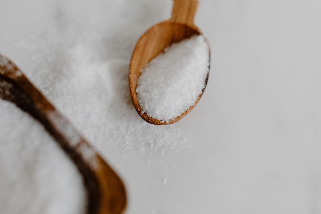 Colher com sal fino.