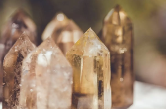 Pedra Quartzo Fumê: origem, propriedades, preço, como usar e mais!