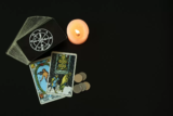 5 de Ouros no Tarot: significado, história, amor, trabalho e mais!