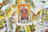 O Imperador no Tarot: significado da carta, no amor, trabalho e mais!