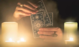 Valete de Espadas no Tarot: significado da carta, no amor, trabalho e mais!