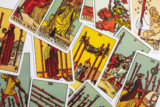 3 de paus no Tarot: significado da carta, no amor, trabalho e mais!