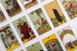 Qual o significado das cartas do Tarot de Marselha? Morte, mago e mais!